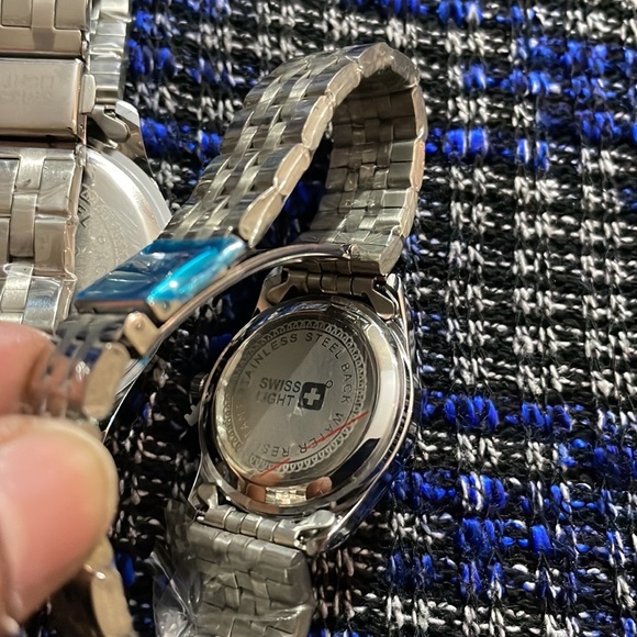 Swiss light couple watches, brand new - Picture 7 of 8